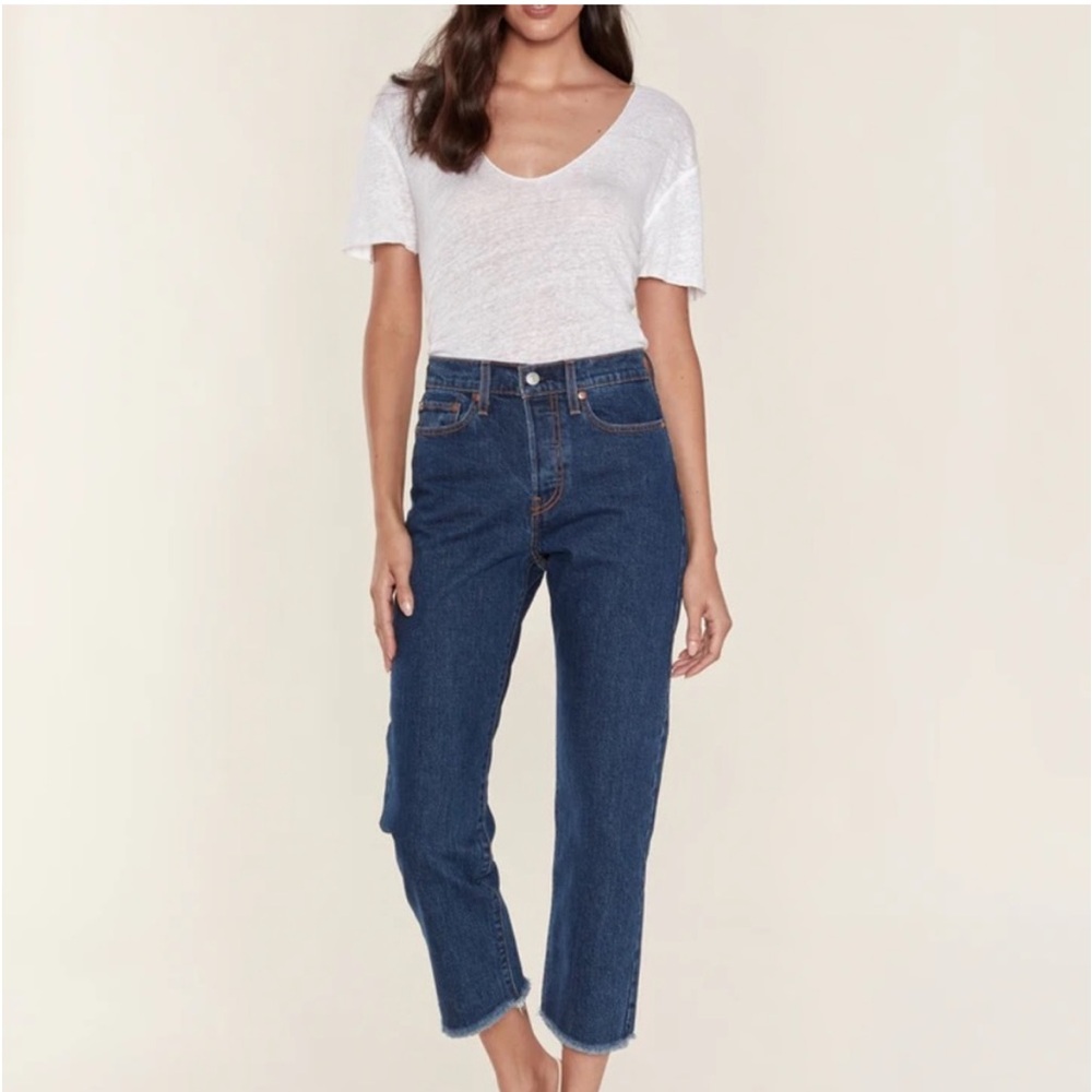 Levi’s Wedgie High Rise Straight Leg SZ 28
